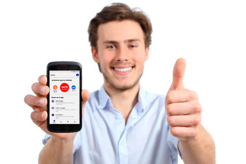Servicios disponibles en la App Seguros SURA Foto de un hombre con un celular en la mano mostrando que usa la App Seguros SURA
